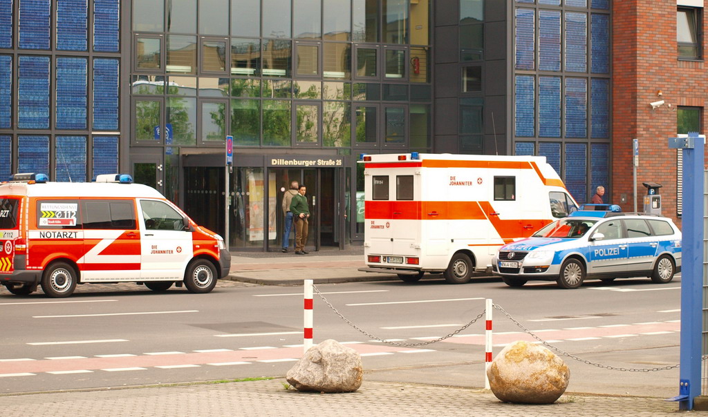 Evtl Selbstmord Auslaenderamt Koeln Kalk Dillenburgerstr P07.JPG